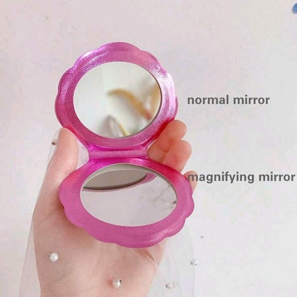 Mermaid Shell Compact - Picture 5 of 5